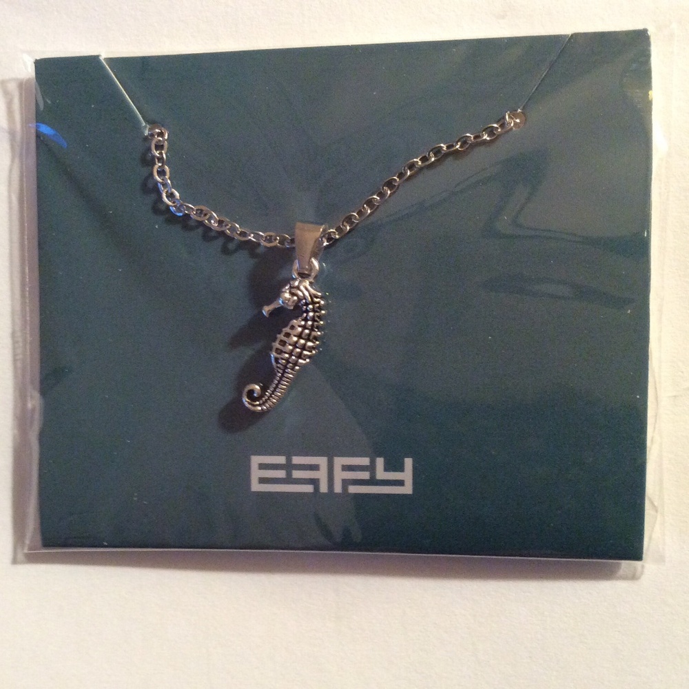EFFY silver tone Seahorse pendant chainlink necklace
